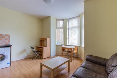 1 bed house, Richmond Road, Plasnewydd, Cardiff, CF243BX - Image 2
